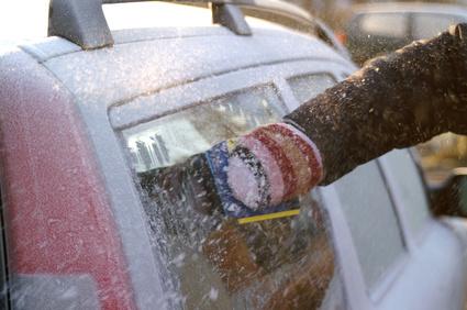 Autotür zugefroren? Das hilft!