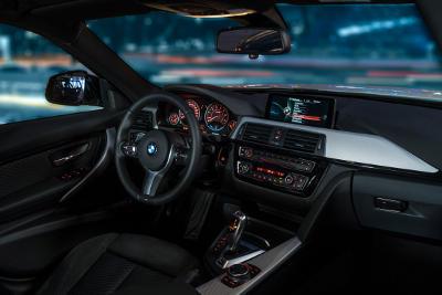 BMW 330e - Cockpit