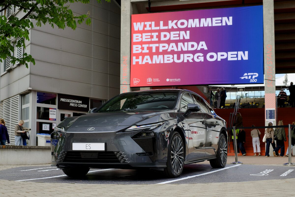 Lexus ES feiert Deutschlandpremiere in Hamburg