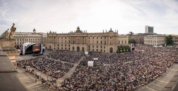 BMW unterstützt 20. Ausgabe von „Staatsoper für alle“ in Berlin