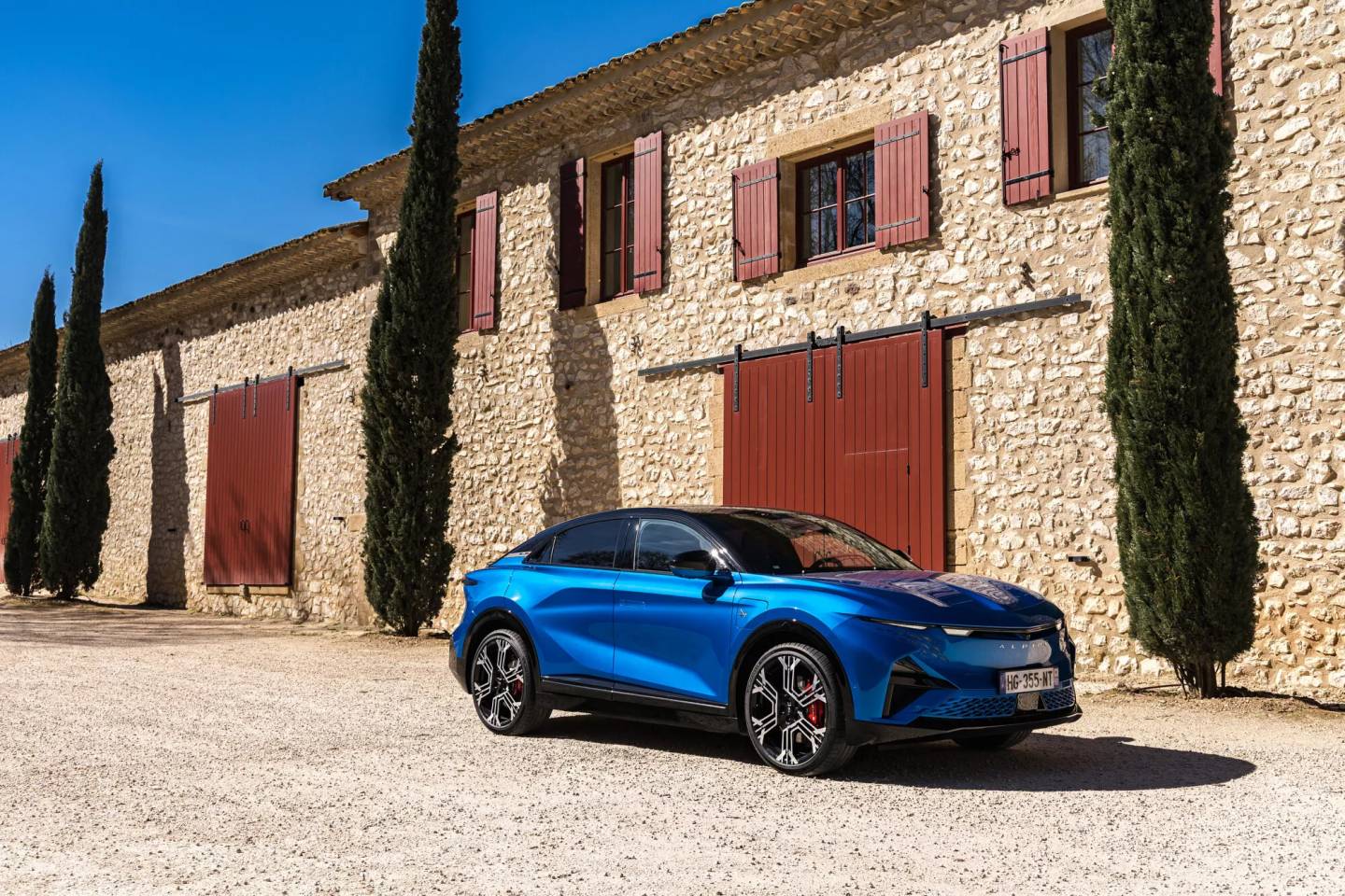 Alpine zeigt die A390 beim Frankreichfest in Düsseldorf