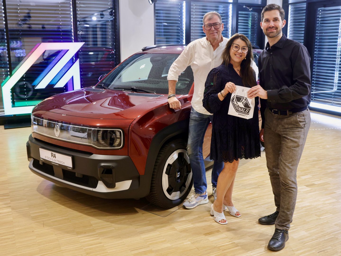 Renault 4 E-Tech elektrisch gewinnt AUTOBEST-Auszeichnung